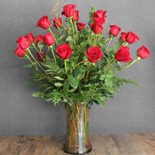 Cargar imagen en el visor de la galería, Mad for You (24 Roses) - The Blooming Idea