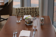 Cargar imagen en el visor de la galería, Restaurant &amp; Bar - The Blooming Idea Florst - The Woodlands, Texas
